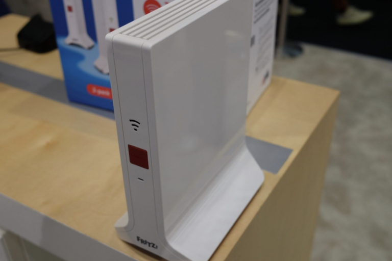 AVM presents Fritz! Mesh Wi-Fi Set 4200: a kit of universal mesh repeaters for any router



