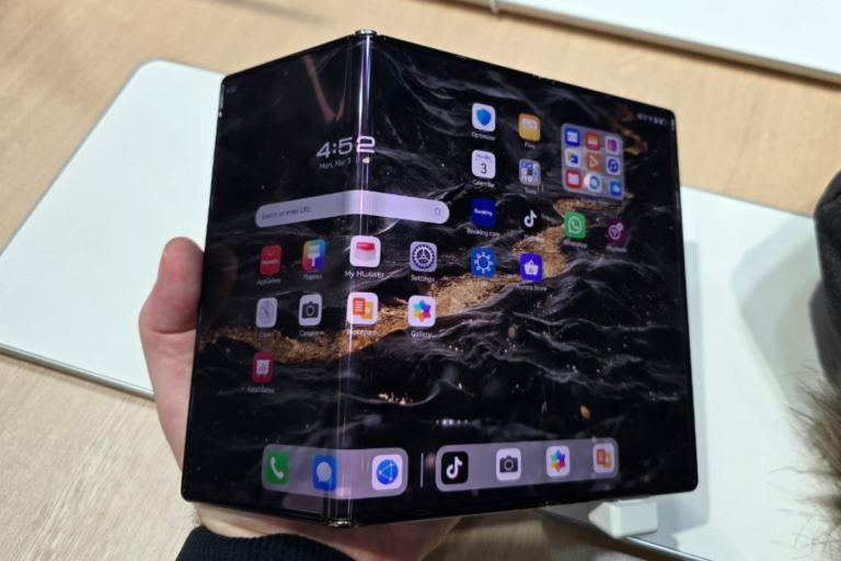 Huawei would be working on a second generation of the Mate XT Ultimate with optimized CPU and better cameras


