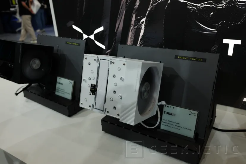 Geeknetic Tryx integrates LCD panels in different formats in its new cooling solutions 5
