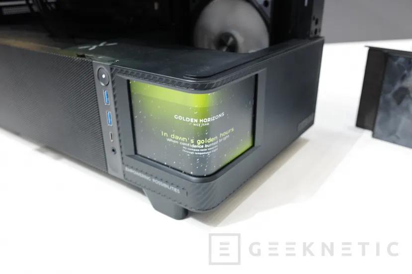 Geeknetic La Torre Tryx Actvision surprises with its Curvated AMOLED screen and a folded tempered glass panel at 90º 3