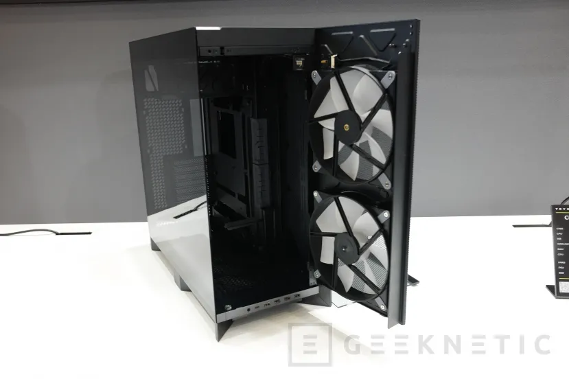 Geeknetic La Torre Tryx Actvision surprises with its Curvated AMOLED screen and a folded tempered glass panel at 90º 8