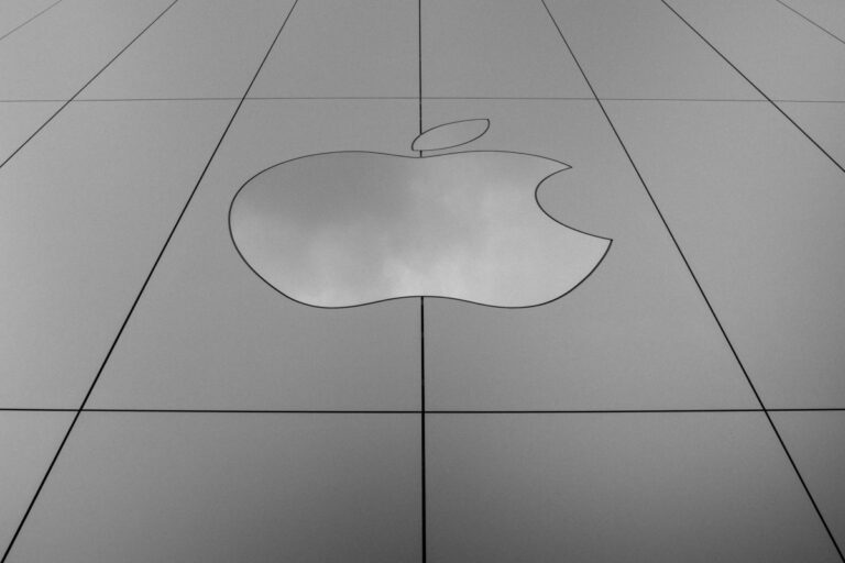 Apple could launch its own cloud service for developers and compete with Google and Amazon


