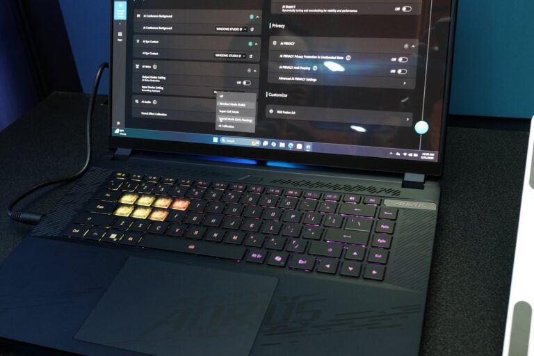 New Aorus Elite 16 laptop, Intel Core Ultra 9 275HX and NVIDIA RTX 5070 with Windforce cooling


