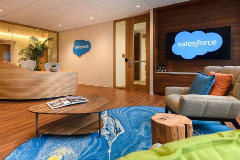 Hackers Group claims to have stolen 1,000 million records of Customer Databases of Salesforce


