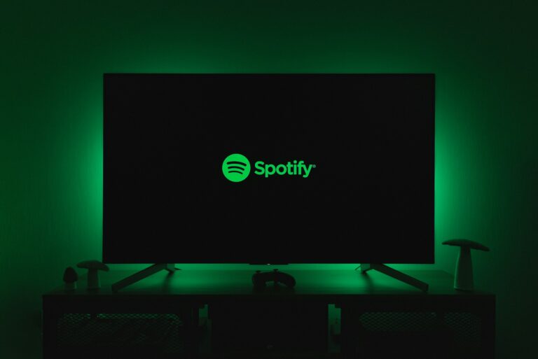 Spotify already has 500,000 video podcasts and an alliance with Netflix: this is how it is building its alternative to YouTube


