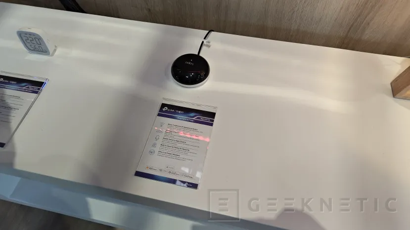 Geeknetic TP-Link brought its Tapo smart home ecosystem to MWC 2026 with an AI assistant to control everything by voice 2