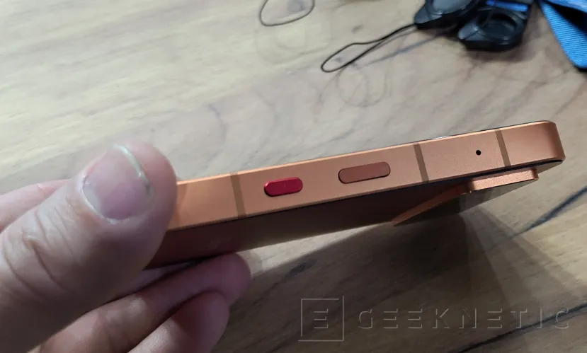 Geeknetic Unihertz Titan 2 Elite is the mobile phone with a physical keyboard that wants to convince those nostalgic for BlackBerry that it arrives at MWC 2026 3