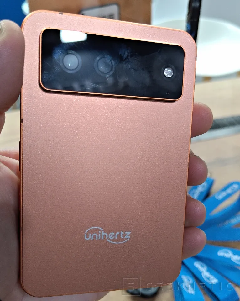 Geeknetic Unihertz Titan 2 Elite is the mobile phone with a physical keyboard that wants to convince those nostalgic for BlackBerry that it arrives at MWC 2026 4