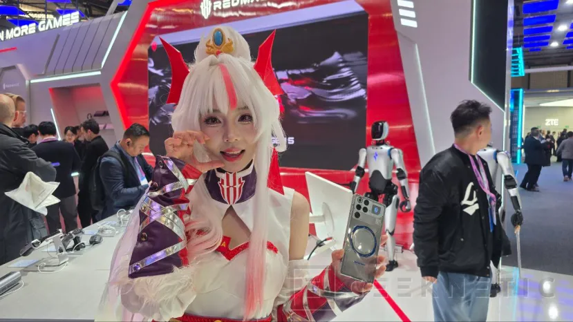 Geeknetic The Redmagic 11 Pro offers a flat back design and premium features for gaming 3