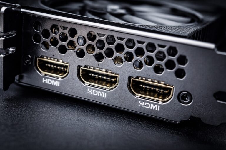 https://www.geeknetic.es/Noticia/37284/Cada-puerto-HDMI-trabajo-costar-alrededor-de-1-dolar-en-una-GPU-y-gran-parte-no-es-hardware-sino-licencias-y-certificacion.html
