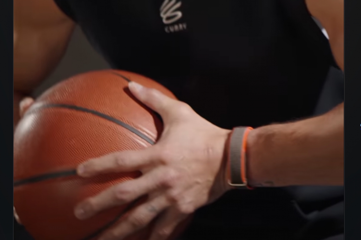 Google's new Fitbit will not have a screen... and will rely on AI