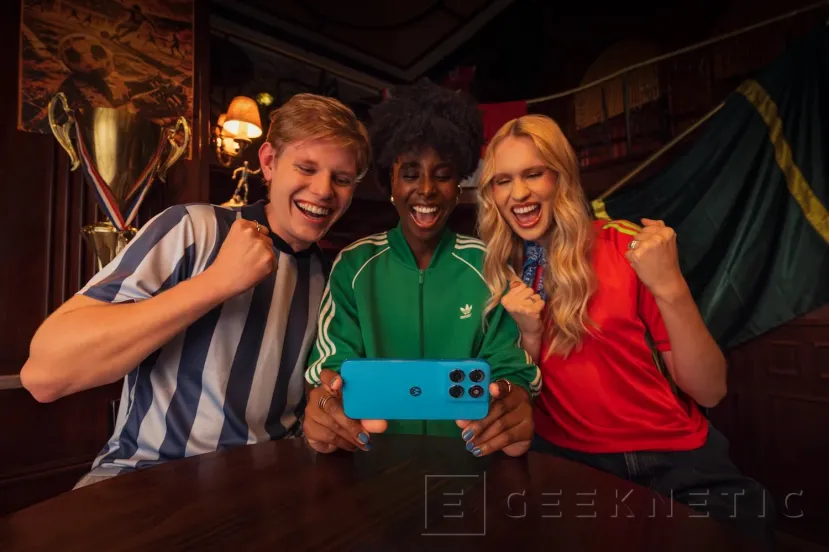 Geeknetic Motorola is going all out in 2026: nine mobile phones, three folding ones and an edition with Swarovski to get noticed 3