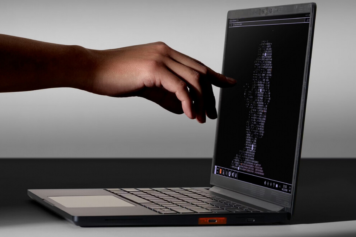 more battery, more ambition and the same obsession with a laptop that you can keep opening