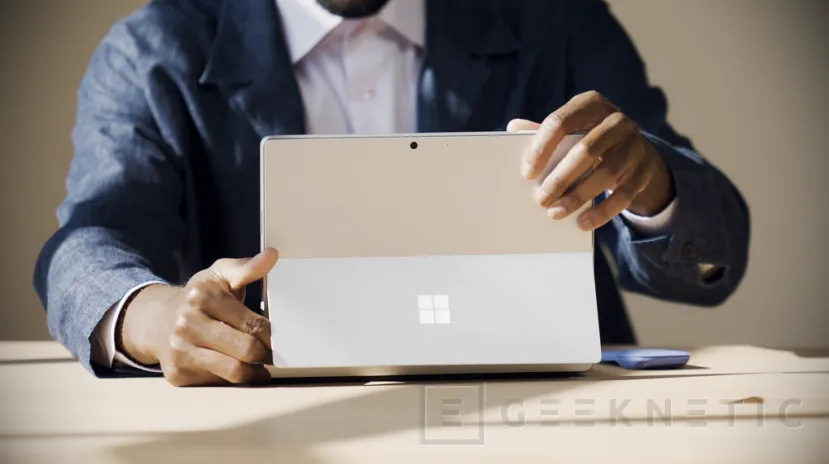 Geeknetic The new Surface Pro 12 and Surface Laptop 8 arrive with the label "forBusiness" and the Intel Core Ultra Series 3 3