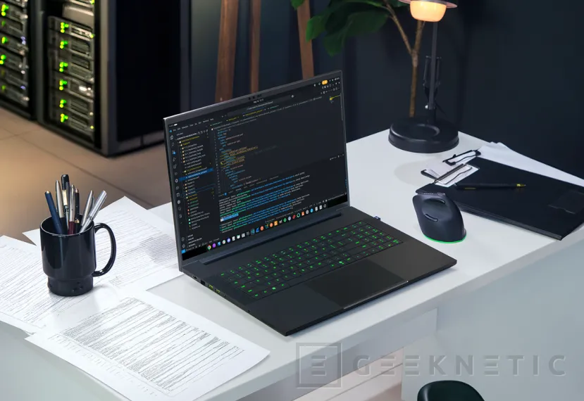 Geeknetic Razer renews the Blade 18 with Intel Core Ultra 9, dual screen and configurations that are close to $7,000 2