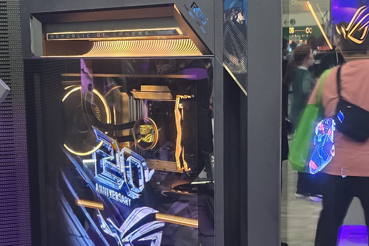This is the 40 kilo desktop with holographic fans and a Ryzen 9 9950X3D