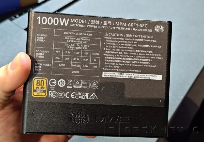 Geeknetic The new Cooler Master MWE Gold V4 sources can now be reserved: they arrive with ATX 3.1 format and an LED that warns you if your graphics card is in danger 2