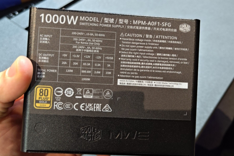 The new Cooler Master MWE Gold V4 power supplies can now be reserved: they arrive with ATX 3.1 format and an LED that warns you if your graphics card is in danger