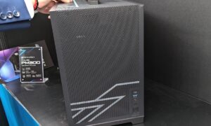 Pulse PM300 from Einarex wants to be the box you take to LAN parties without giving up anything