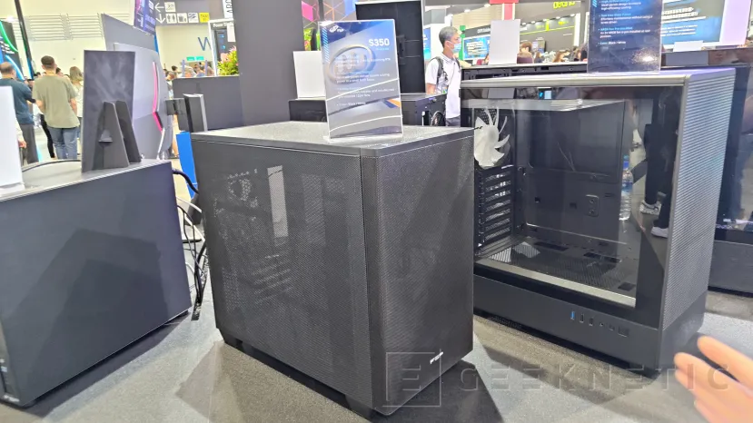 Geeknetic We have seen the FSP S210 and S350, two M-ATX SFF cases with support for RTX GPUs and radiators up to 240 mm 2