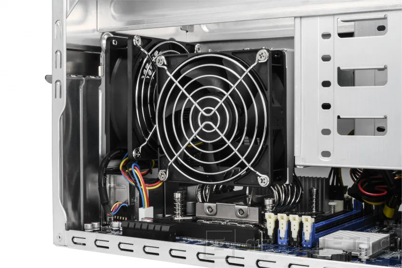 Geeknetic Shuttle launches the XPC SB860R8, a compact barebone with 14 liters and support for Intel Arrow Lake with up to 192 GB DDR5 2