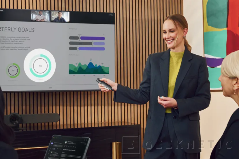 Geeknetic Logitech Spotlight 2 presentation controller adds digital effects, haptic feedback and up to 30 meters of range 2