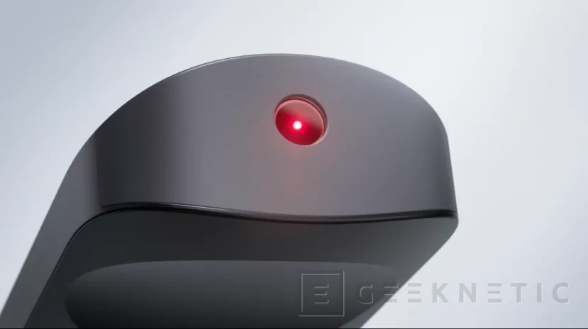 Geeknetic The Logitech Spotlight 2 presentation controller adds digital effects, haptic feedback and up to 30 meters of range 4