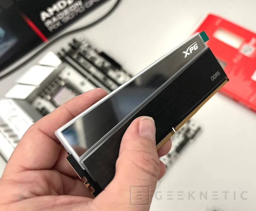 Geeknetic XPG NOVAKEY RGB DDR5 6000 C30 Review: Infinity Mirror Design and up to 6800 MT/s without touching voltages 5