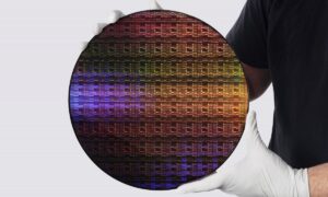 IBM breaks the nanometer barrier with a 7 angstrom chip containing almost 100 billion transistors