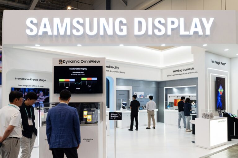 Samsung Display shows its first 300 Hz OLED panel for laptops, in 16-inch format