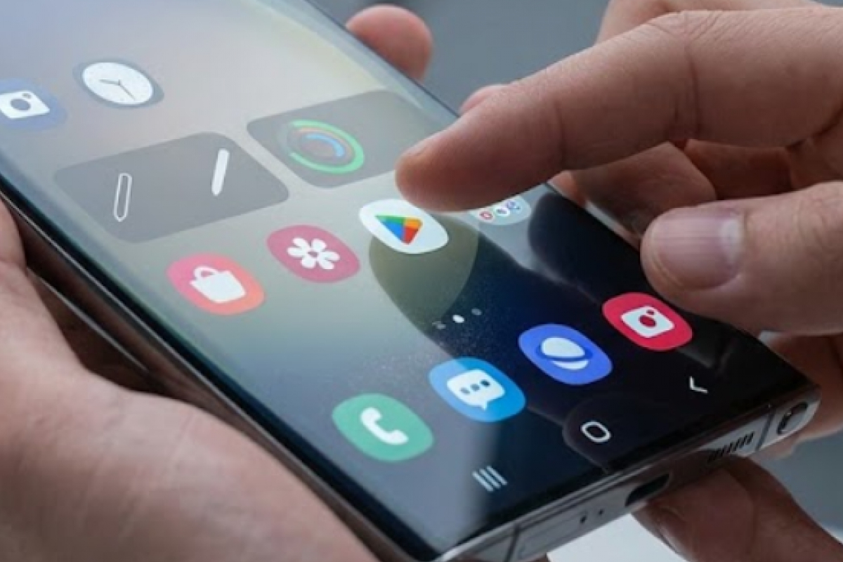 Samsung and Corning are working on a self-healing screen against microscratches for the Galaxy S27 Ultra, according to leaks