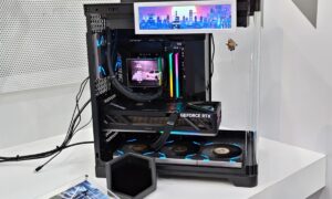 TCOMAS debuts the AIO Gold Limited Edition and the PC Project Infinity at Gamescom