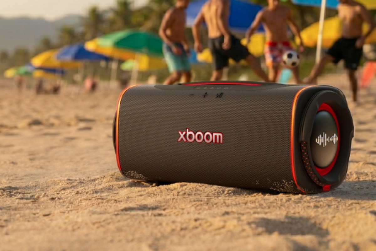 The LG xboom Blast now arrives in stores with 220 W of power and IP68 certification