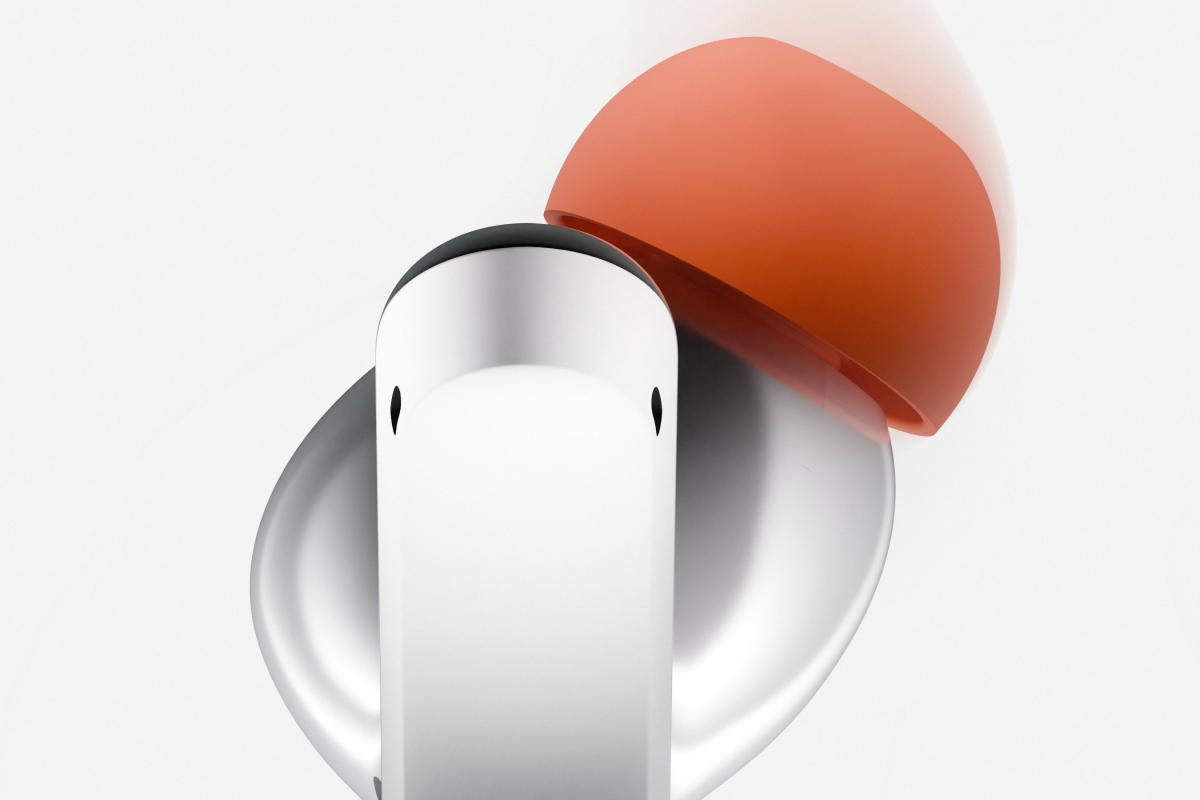 CMF anticipates the design of its next wireless headphones with characteristic white and orange colors