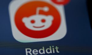 Reddit gains 61% more but sinks in the stock market due to fear that AI will take away search traffic