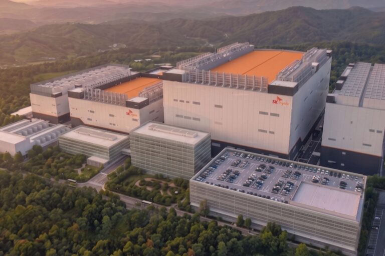 SK Hynix will invest 33.8 billion euros in two new plants to ensure the supply of memory for AI

