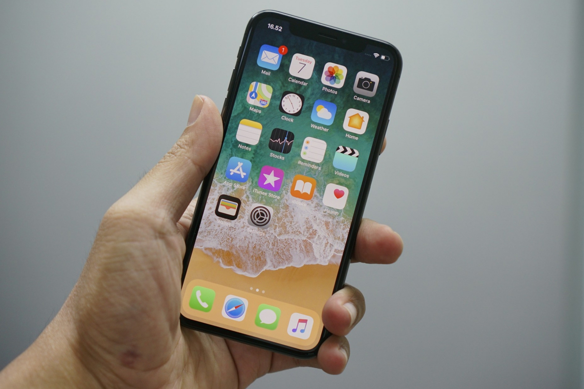 The end of an era has arrived: the iPhone X is already an obsolete device for Apple