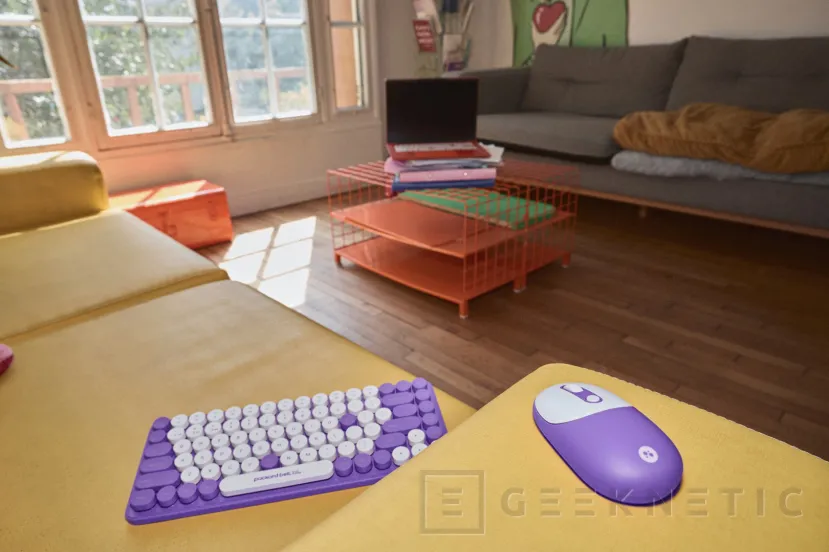 Geeknetic Packard Bell returns to the market with the DotBook and a new range of retro-style Tech-It products 2