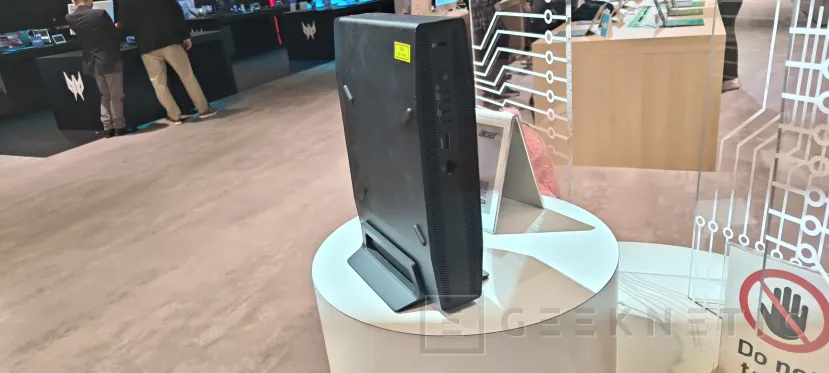 Geeknetic Acer RTX Spark: ultra-compact mini PC with NVIDIA Blackwell, 128 GB and 1 petaflop for IA 3