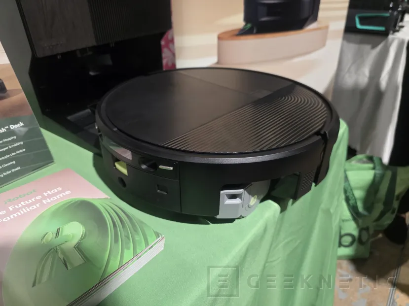 Geeknetic iRobot introduces its most advanced Roomba with ultrasonic scrubbing and self-cleaning roller 2