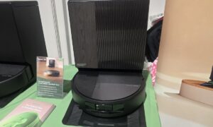 iRobot presents its most advanced Roomba with ultrasonic scrubbing and self-cleaning roller