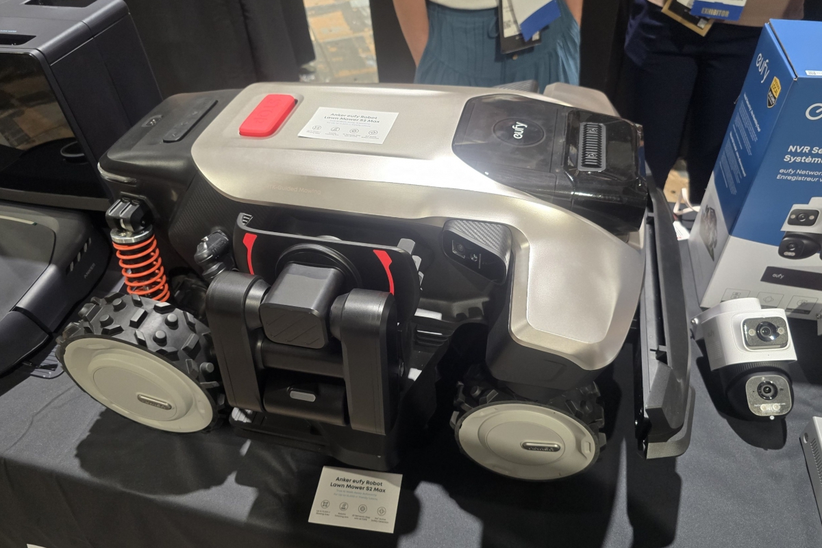 The eufy S2 Max cuts up to 15,000 m² without perimeter cable or RTK antenna