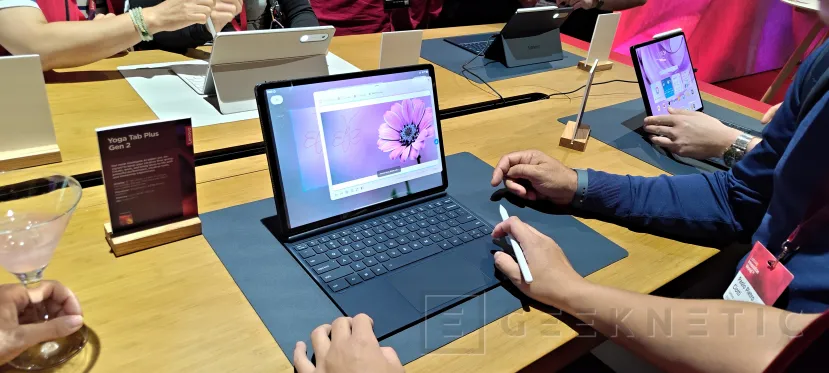 Geeknetic Lenovo brings together RTX Spark, Snapdragon X2 Plus and AMD Ryzen AI in its 6 laptops