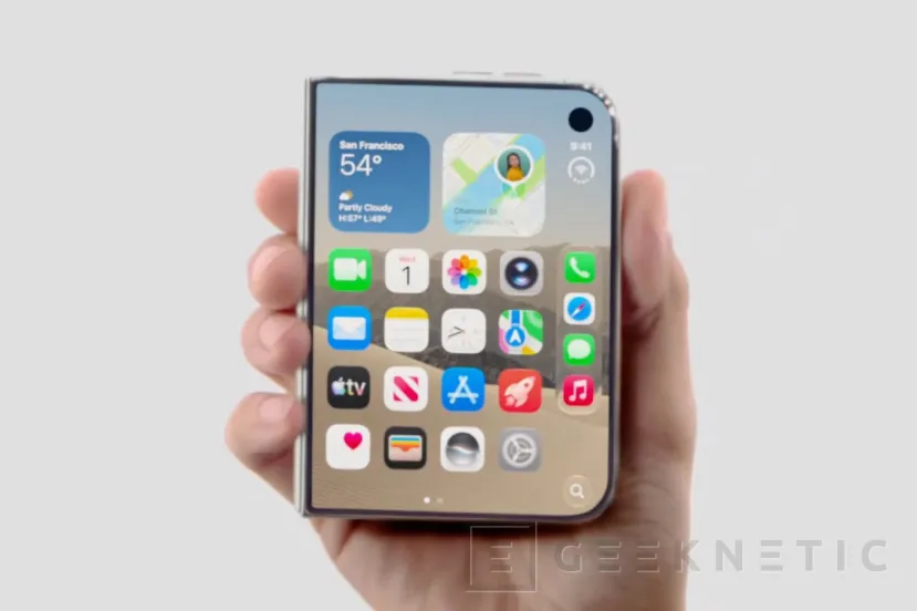 Geeknetic Apple presents the iPhone Duo, its first foldable with a 7.6-inch interior screen 4