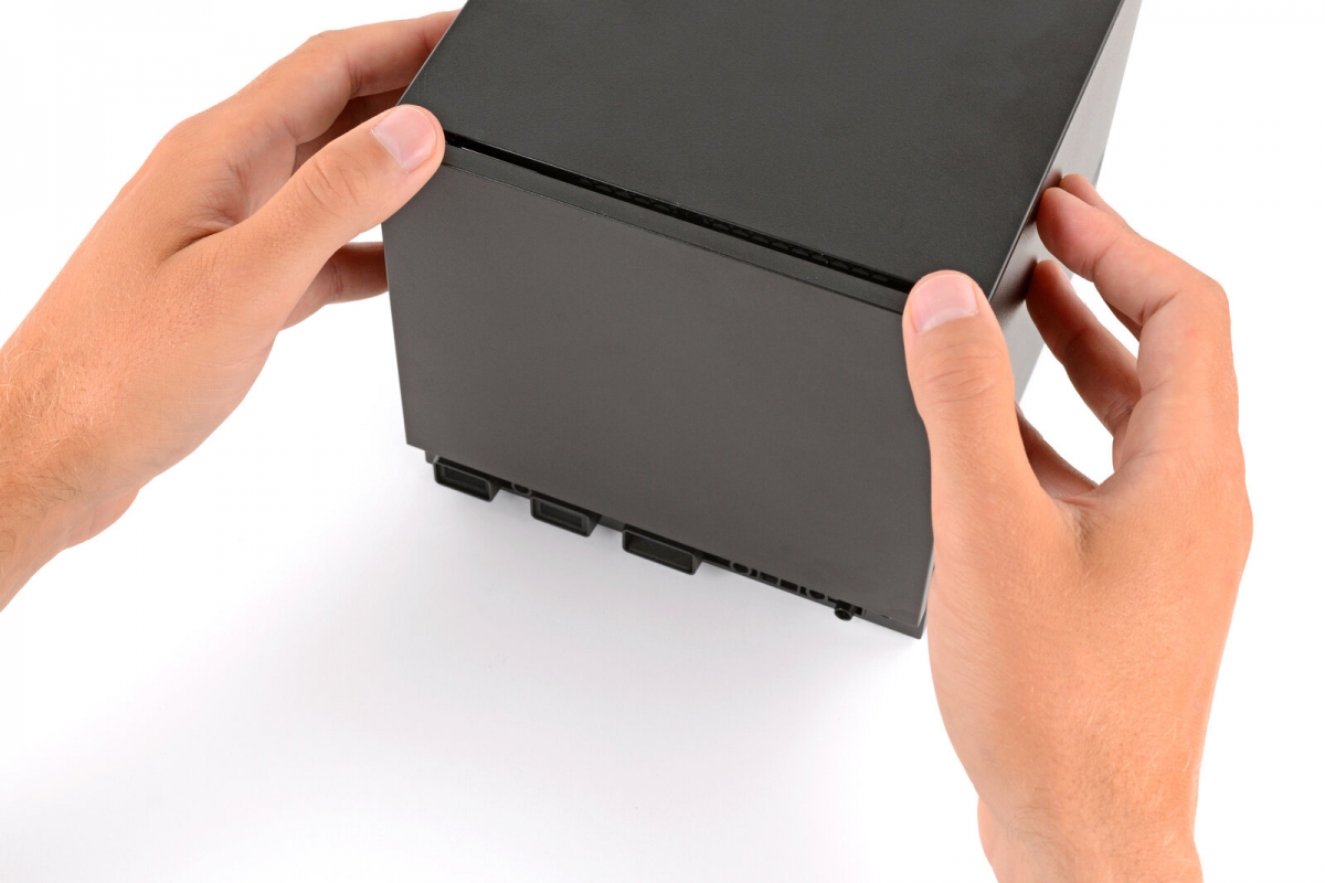 iFixit has published 18 guides to disassemble and repair your Steam Machine at home