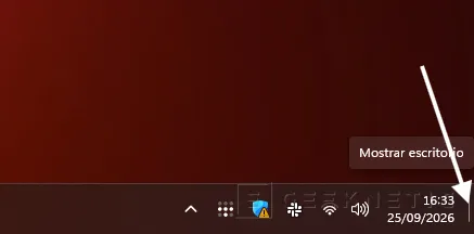 Geeknetic You can now move the Windows 11 taskbar wherever you want: so you can customize it step by step 4