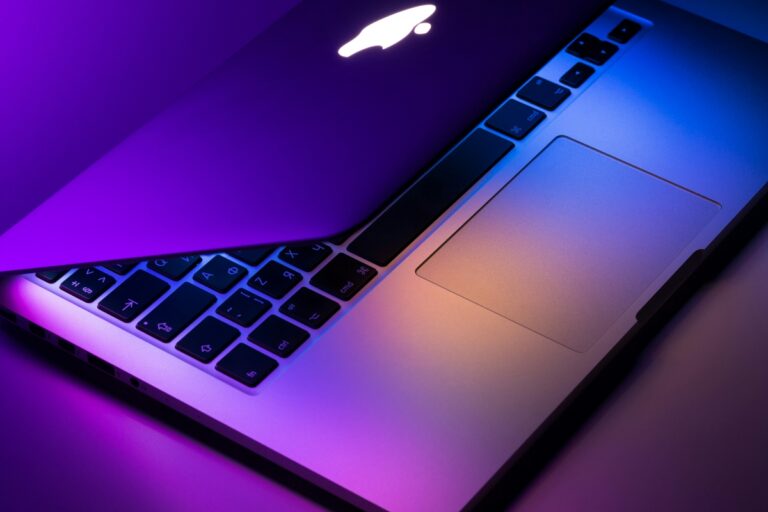 Apple replaces a broken 2020 Intel MacBook Air with a model with an M5 chip through AppleCare