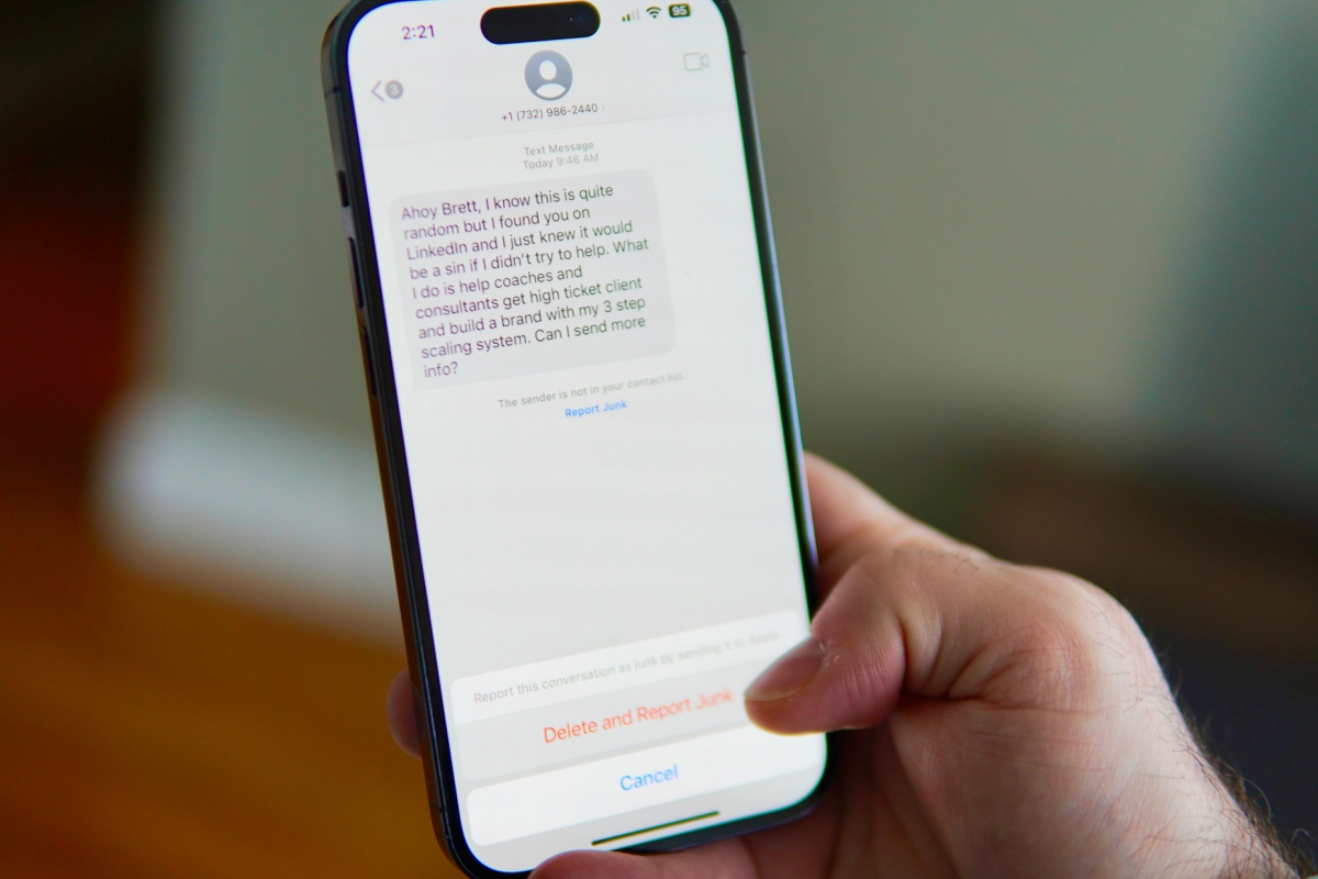 Now you can know who is really behind an SMS, even if it is signed with an alias