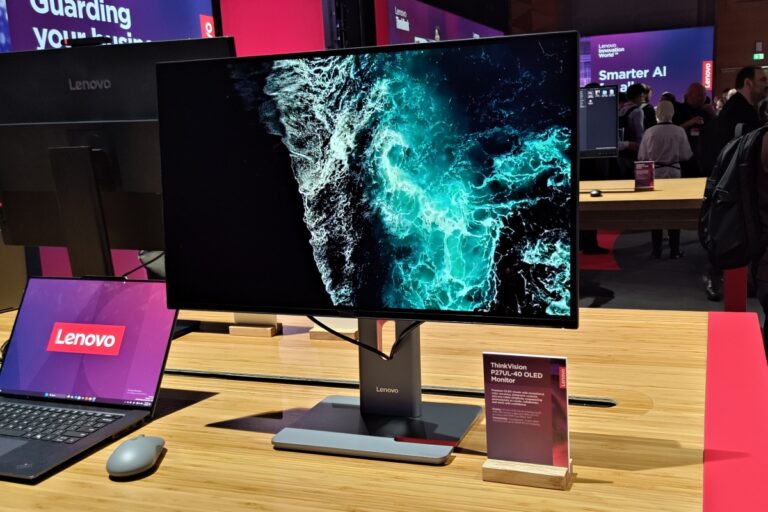 This is the Lenovo ThinkVision P27UL-40 OLED, a 27-inch professional monitor and 140 W USB-C connection