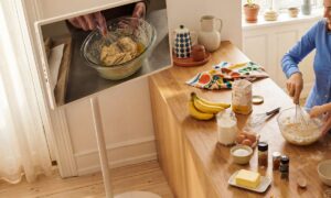 The LG StanbyME 2 Max arrives in Spain with 32 inches 4K and up to 4.5 hours of battery
